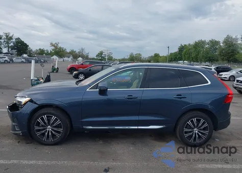 2022 Volvo Xc60 B5 Inscription z USA, uszkodzony, nr VIN YV4L12RL2N1961040